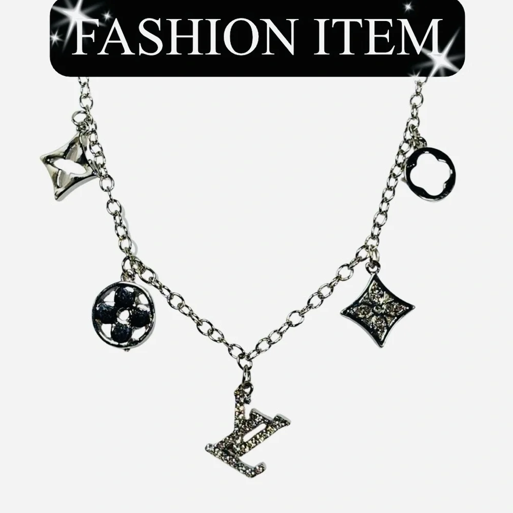 A-1FN-18: NECKLACE: Silver Chain Necklace w/Charms, NWOT